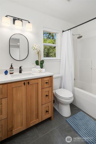10820 NE 144th Court, Kirkland, WA 98034