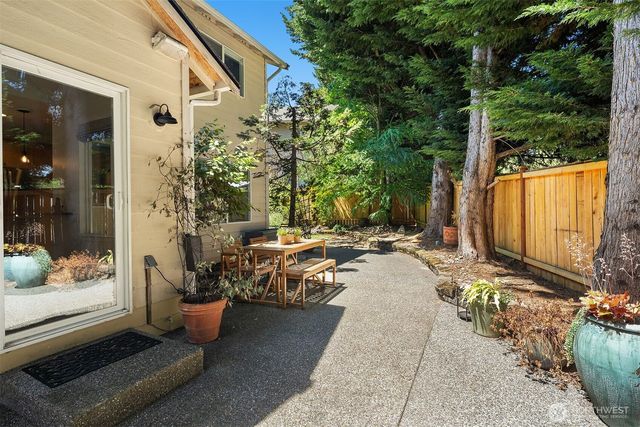 10820 NE 144th Court, Kirkland, WA 98034