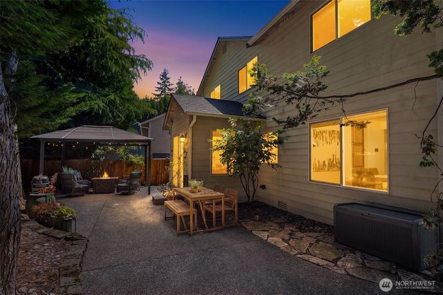 10820 NE 144th Court, Kirkland, WA 98034