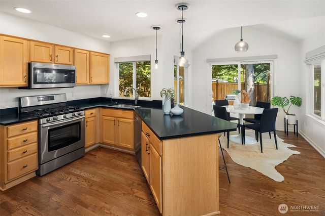 10820 NE 144th Court, Kirkland, WA 98034