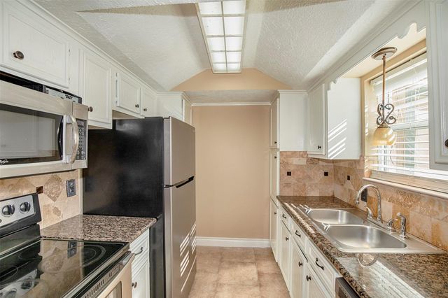 431 Sunset Drive 2, Dickinson, TX 77539