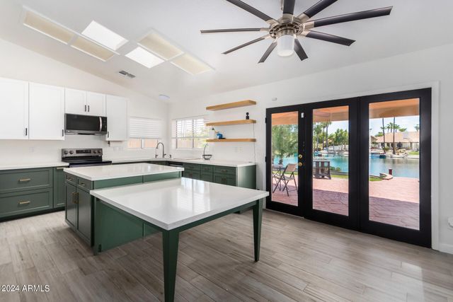 927 W Grand Caymen Drive, Gilbert, AZ 85233
