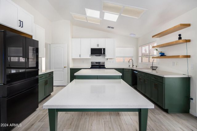 927 W Grand Caymen Drive, Gilbert, AZ 85233