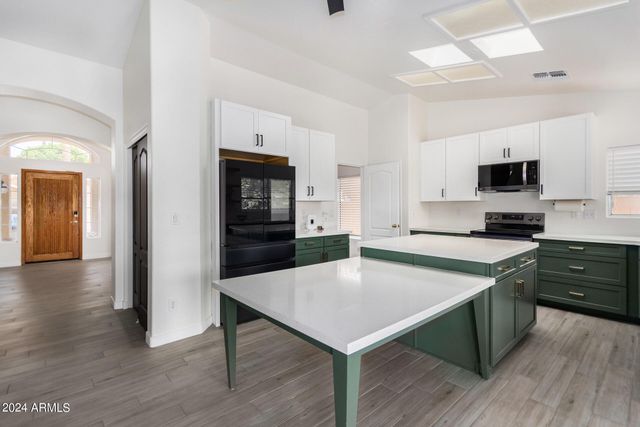 927 W Grand Caymen Drive, Gilbert, AZ 85233