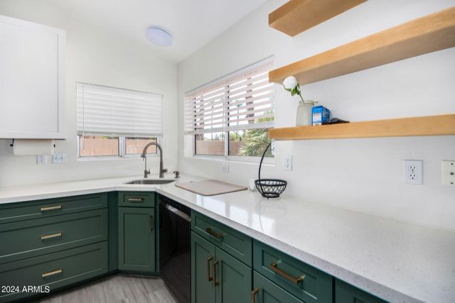 927 W Grand Caymen Drive, Gilbert, AZ 85233