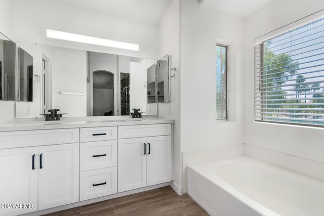 927 W Grand Caymen Drive, Gilbert, AZ 85233