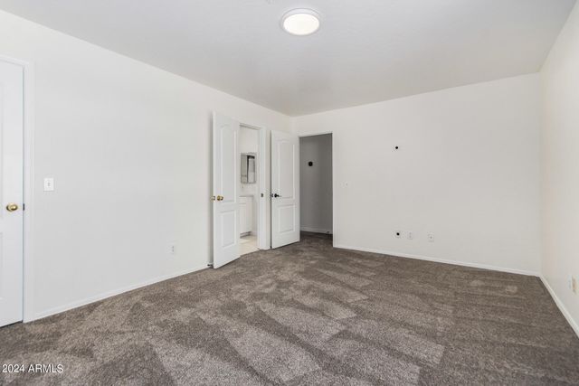 927 W Grand Caymen Drive, Gilbert, AZ 85233