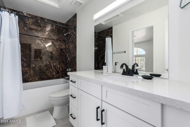 927 W Grand Caymen Drive, Gilbert, AZ 85233