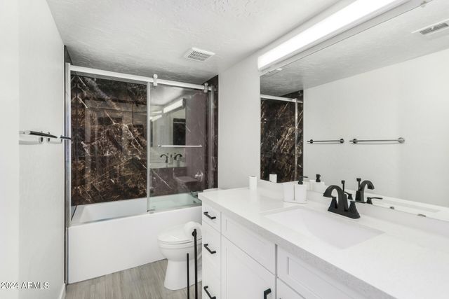 927 W Grand Caymen Drive, Gilbert, AZ 85233