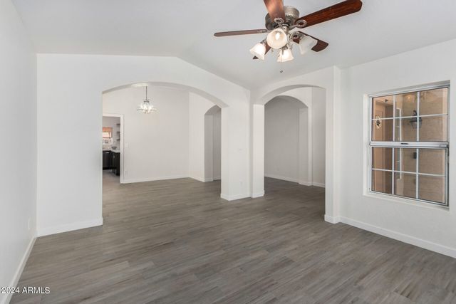 927 W Grand Caymen Drive, Gilbert, AZ 85233