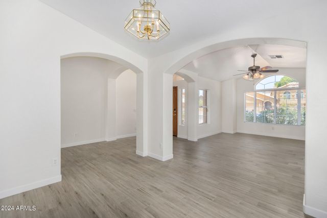927 W Grand Caymen Drive, Gilbert, AZ 85233
