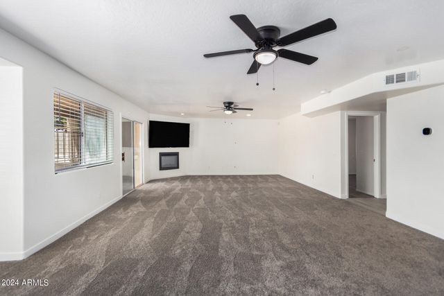 927 W Grand Caymen Drive, Gilbert, AZ 85233
