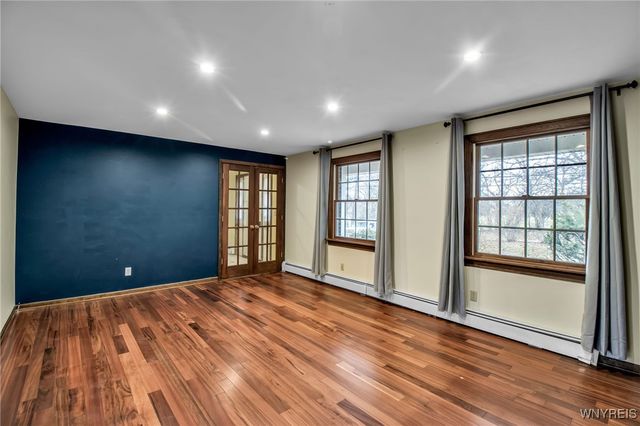 6689 Jewett Holmwood Road, Orchard Park, NY 14127