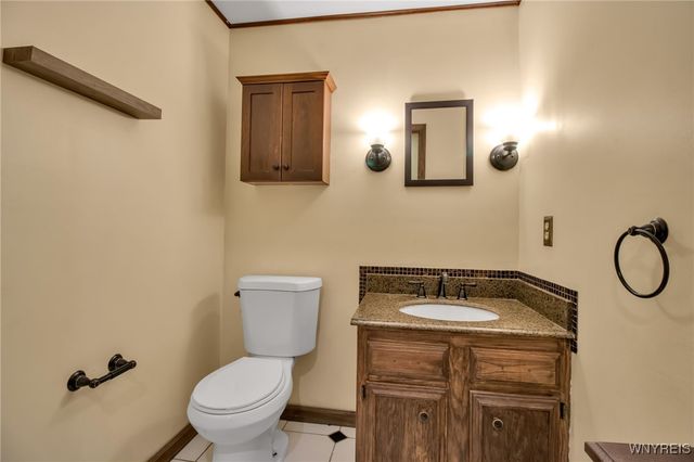 6689 Jewett Holmwood Road, Orchard Park, NY 14127