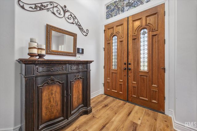 901 Katie Court, Shafter, CA 93263