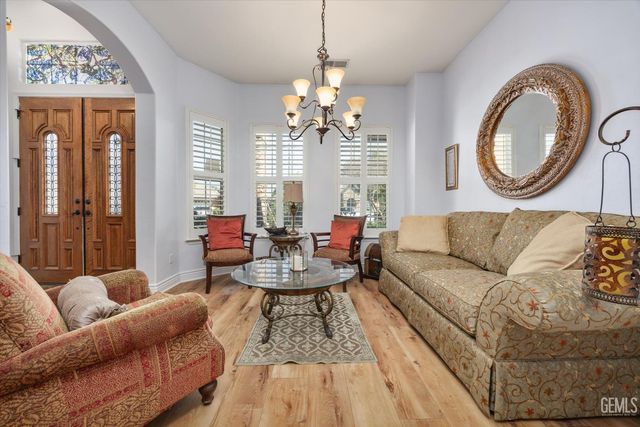 901 Katie Court, Shafter, CA 93263