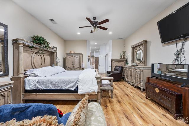 901 Katie Court, Shafter, CA 93263