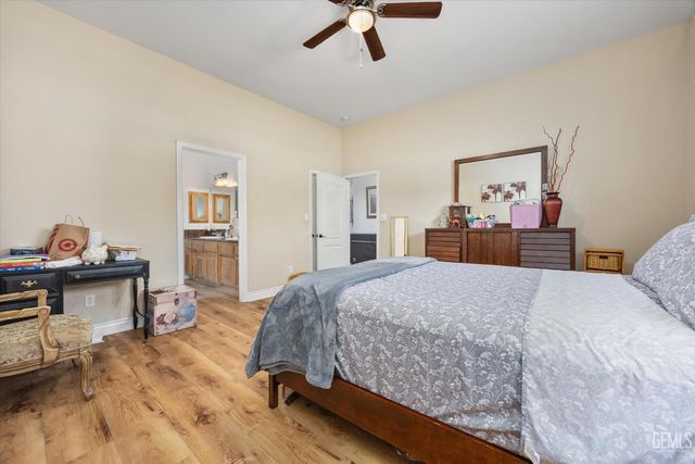 901 Katie Court, Shafter, CA 93263