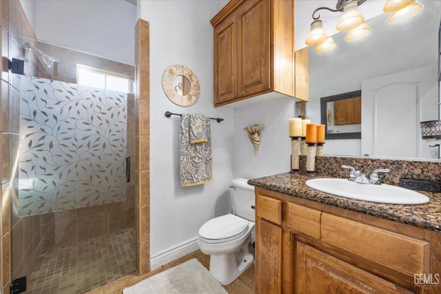 901 Katie Court, Shafter, CA 93263