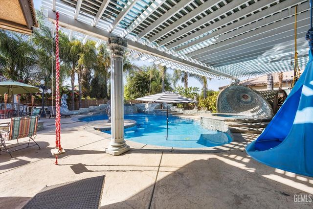 901 Katie Court, Shafter, CA 93263