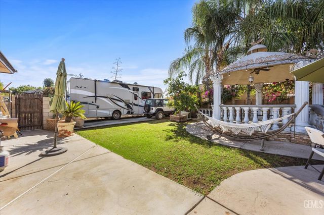 901 Katie Court, Shafter, CA 93263