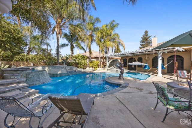 901 Katie Court, Shafter, CA 93263