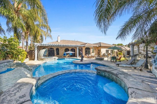 901 Katie Court, Shafter, CA 93263