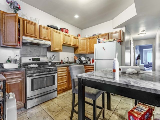 4141 W Monroe Street, Chicago, IL 60624