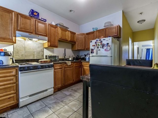 4141 W Monroe Street, Chicago, IL 60624