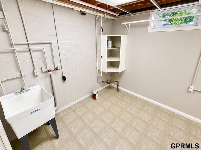 1505 Beaufort Drive, Papillion, NE 68133