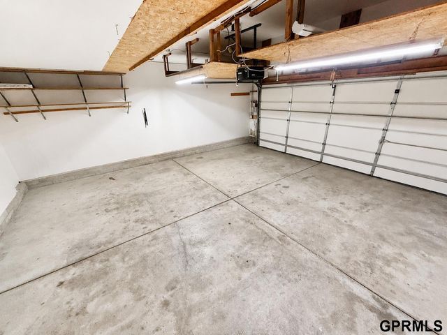 1505 Beaufort Drive, Papillion, NE 68133