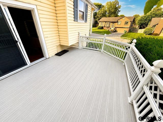 1505 Beaufort Drive, Papillion, NE 68133