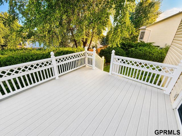 1505 Beaufort Drive, Papillion, NE 68133