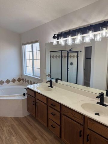 5663 Bald Eagle Road NW, Albuquerque, NM 87114