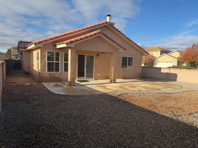 5663 Bald Eagle Road NW, Albuquerque, NM 87114