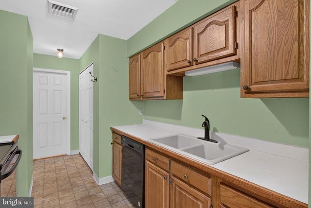 136 ROCKFORD SQ, Mountville, PA 17554