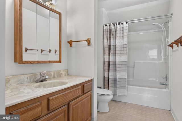136 ROCKFORD SQ, Mountville, PA 17554