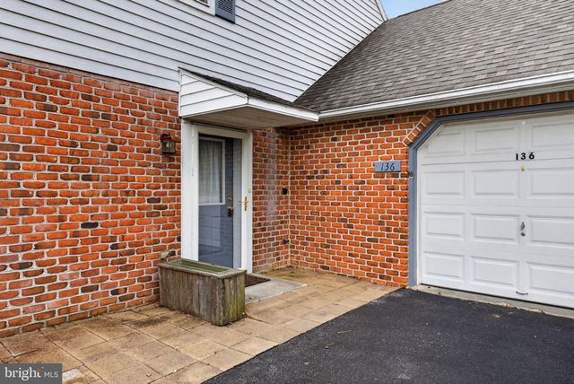 136 ROCKFORD SQ, Mountville, PA 17554
