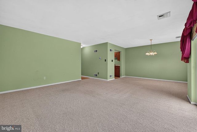 136 ROCKFORD SQ, Mountville, PA 17554