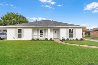 2242 Bernwood Dr, Baton Rouge, LA 70816