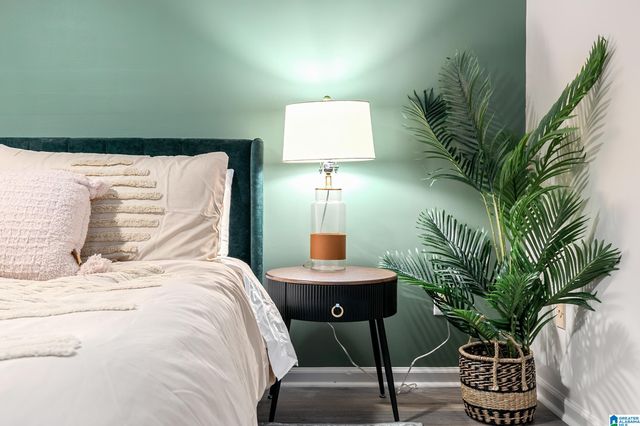 1004 CEDAR CREST DRIVE, Birmingham, AL 35216