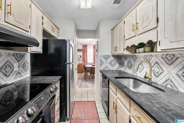 1004 CEDAR CREST DRIVE, Birmingham, AL 35216