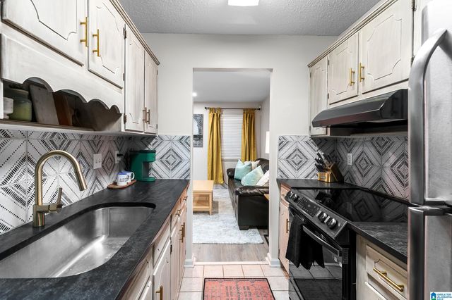 1004 CEDAR CREST DRIVE, Birmingham, AL 35216