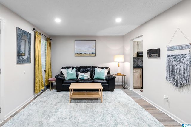 1004 CEDAR CREST DRIVE, Birmingham, AL 35216