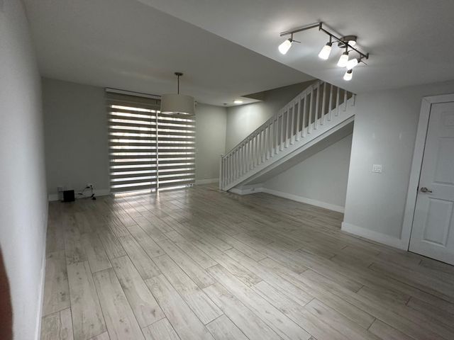 1394 Barcelona Way, Fort Lauderdale, FL 33327