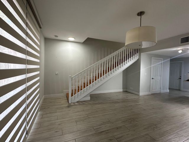 1394 Barcelona Way, Fort Lauderdale, FL 33327