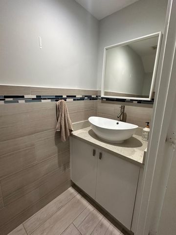 1394 Barcelona Way, Fort Lauderdale, FL 33327