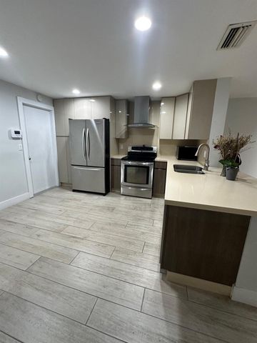 1394 Barcelona Way, Fort Lauderdale, FL 33327