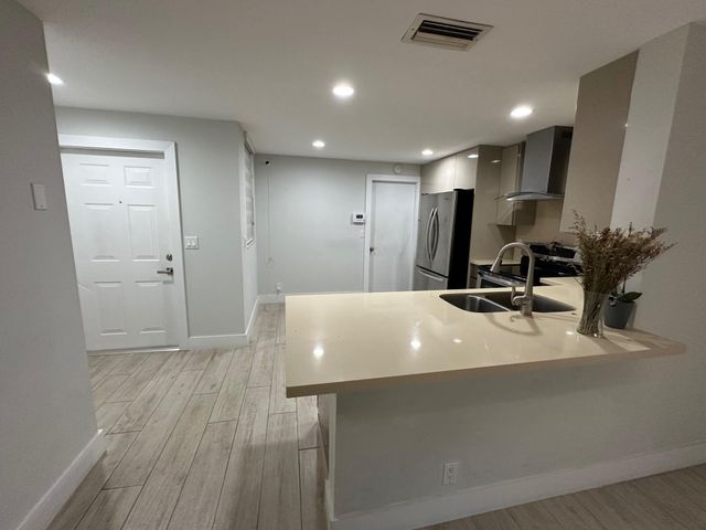 1394 Barcelona Way, Fort Lauderdale, FL 33327