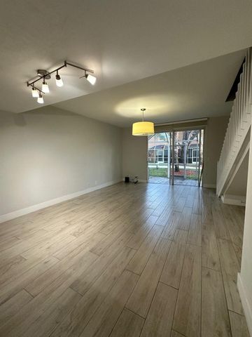 1394 Barcelona Way, Fort Lauderdale, FL 33327